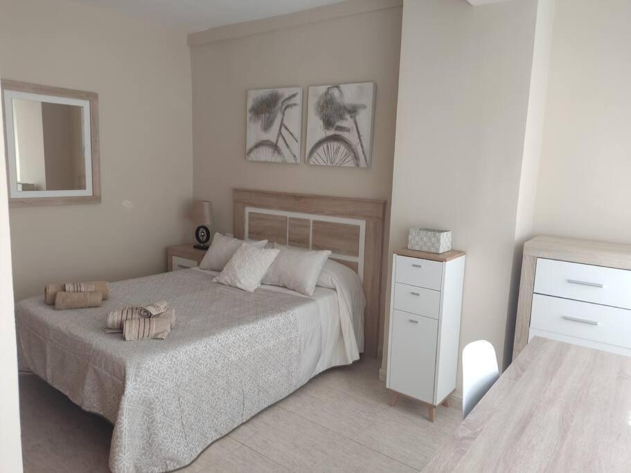 Acogedor Apartamento Frente Al Mar Elena Y Michele Almeria Bagian luar foto